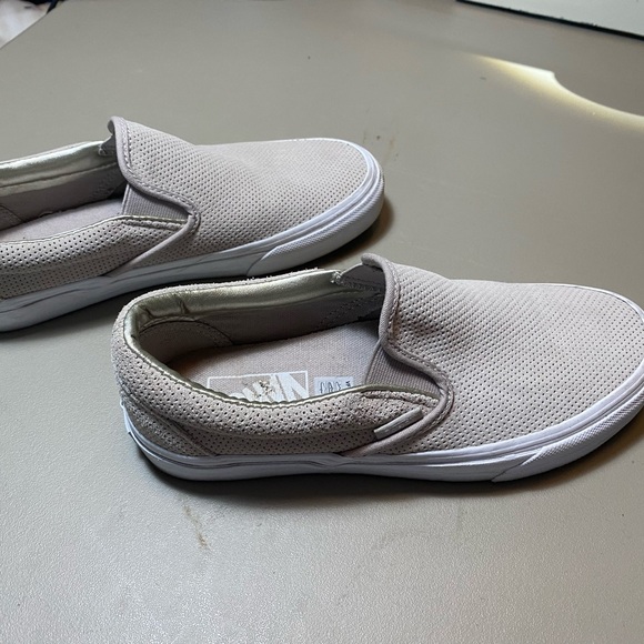 Vans Classic Slip-Ons Perforated Suede in Silver Cloud Women’s size 7.5 - Picture 4 of 6